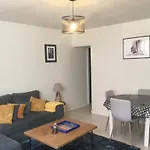 Plein Coeur Du Quartier Historique, Proche De Toutes Commodites, Bars, Restaurants, Port, Plage A 150m Grand F2 4 Couchages 58 M2 Climatise דירה אז'אקסיו
