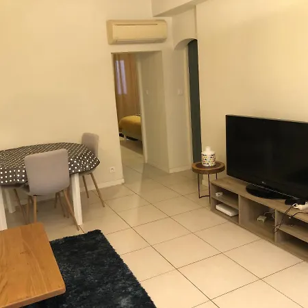 Plein Coeur Du Quartier Historique, Proche De Toutes Commodites, Bars, Restaurants, Port, Plage A 150m Grand F2 4 Couchages 58 M2 Climatise 아파트 *