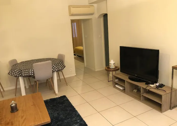 Plein Coeur Du Quartier Historique, Proche De Toutes Commodites, Bars, Restaurants, Port, Plage A 150m Grand F2 4 Couchages 58 M2 Climatise 아파트 *