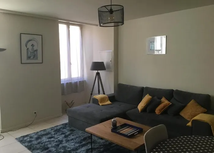 Quartier Historique Plein Coeur D Ajaccio Proche De Toutes Commodités Plage à 150m Grand F2 4 Couchages 56 M2